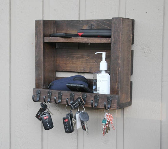 Entryway key holder for wall, 7 key hooks, mail holder wall organizer